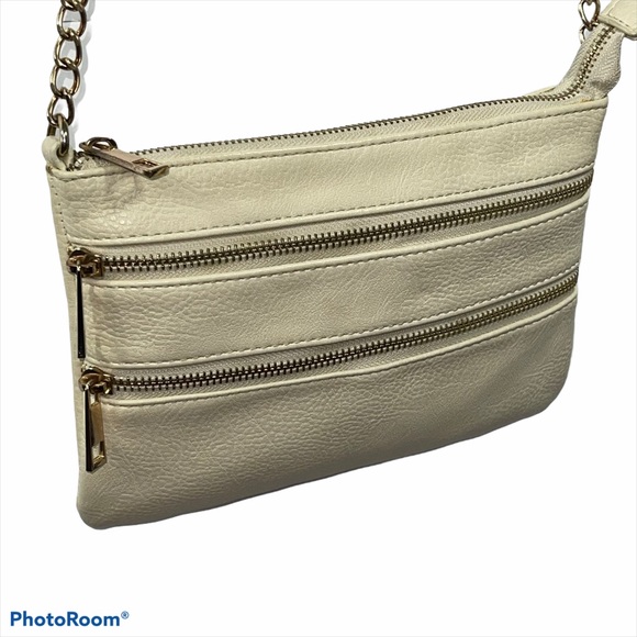 Call it Spring Cross Body! - Picture 4 of 9
